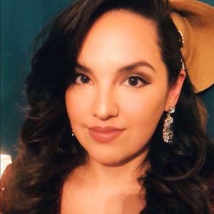 Meet your Posher, Regina